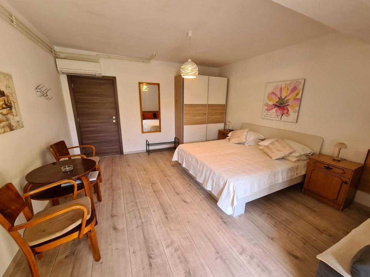 Apartments Ana เมดูลิน ภายนอก รูปภาพ