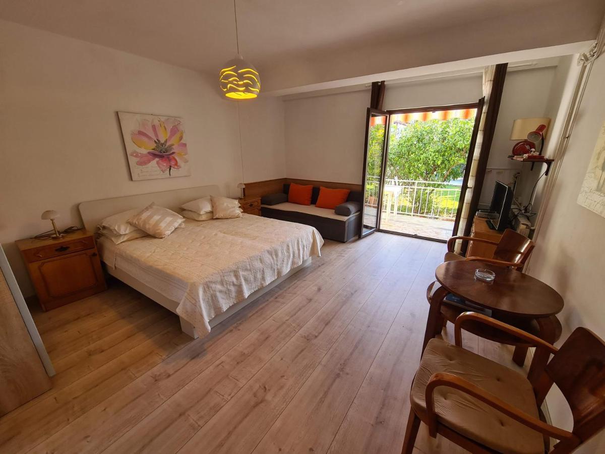 Apartments Ana เมดูลิน ภายนอก รูปภาพ
