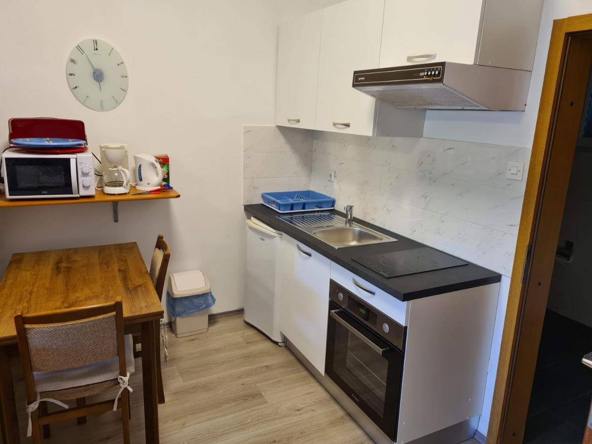 Apartments Ana เมดูลิน ภายนอก รูปภาพ